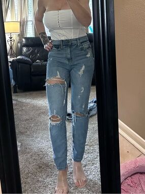 High-Rise Distressed Women’s Jeans - Light Blue